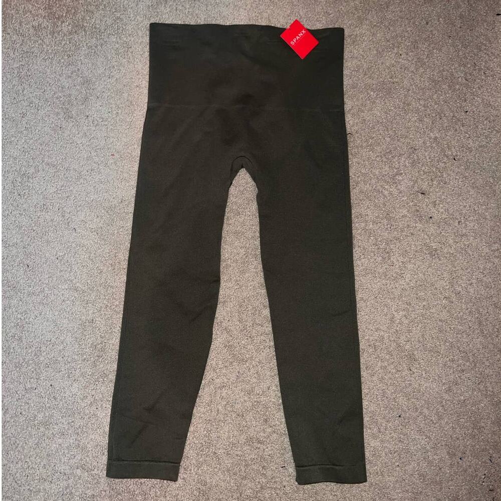 New Spanx womens cropped olive green legging size 1X